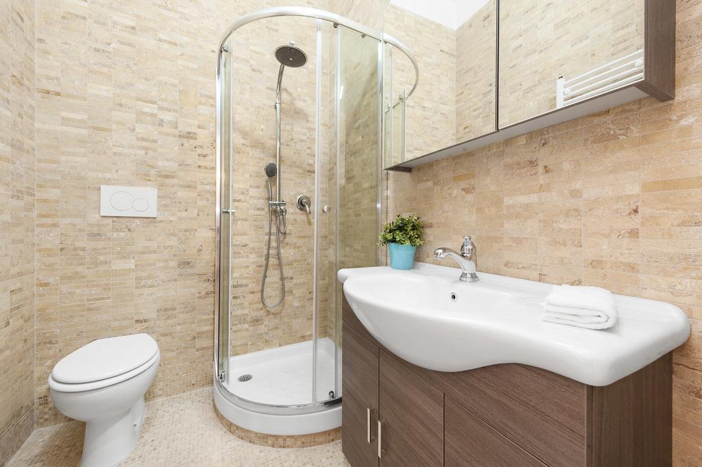 White Flat Colosseo Рим Номер фото