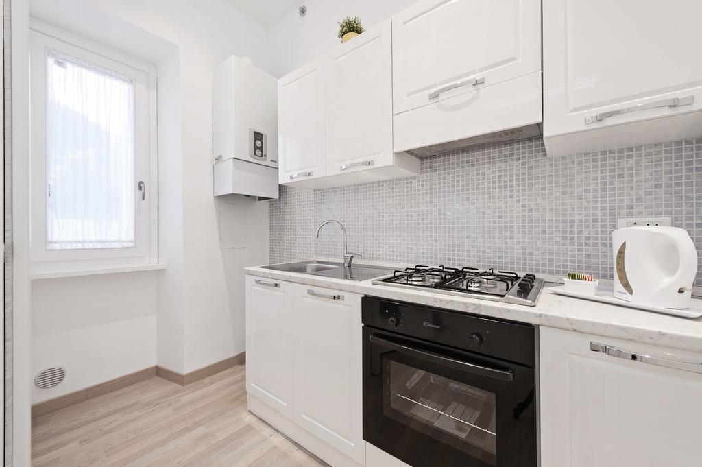 White Flat Colosseo Рим Номер фото