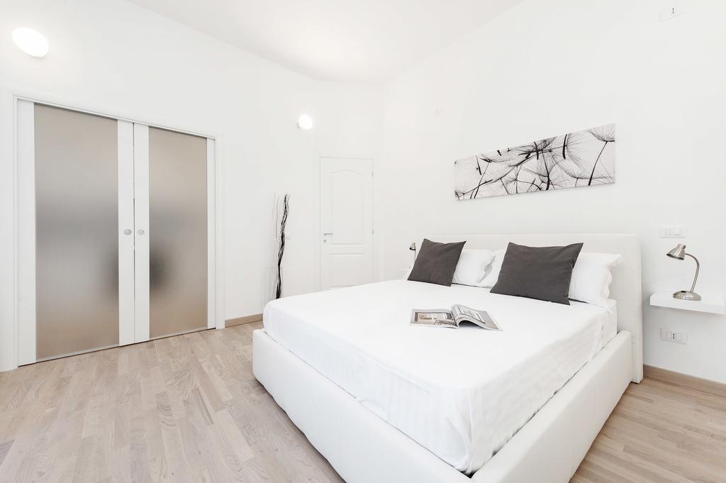 White Flat Colosseo Рим Номер фото