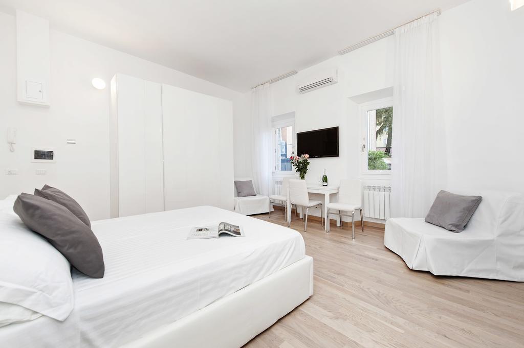 White Flat Colosseo Рим Номер фото